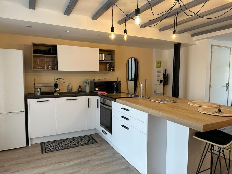 Appartement Moderne Avec Jardin Et Parking 반느 외부 사진