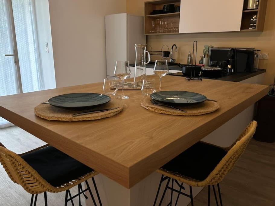 Appartement Moderne Avec Jardin Et Parking 반느 외부 사진