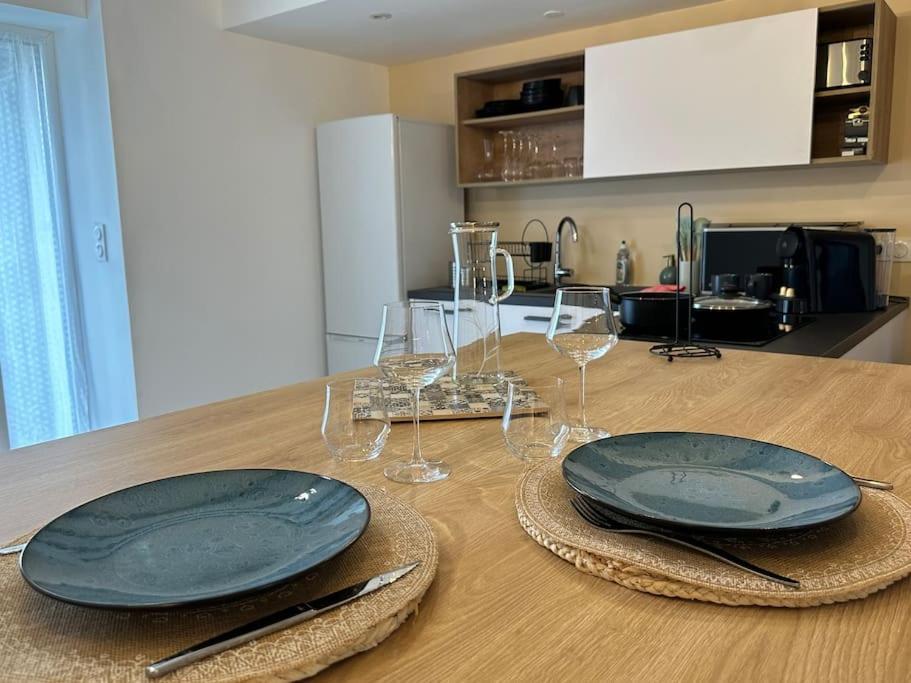 Appartement Moderne Avec Jardin Et Parking 반느 외부 사진