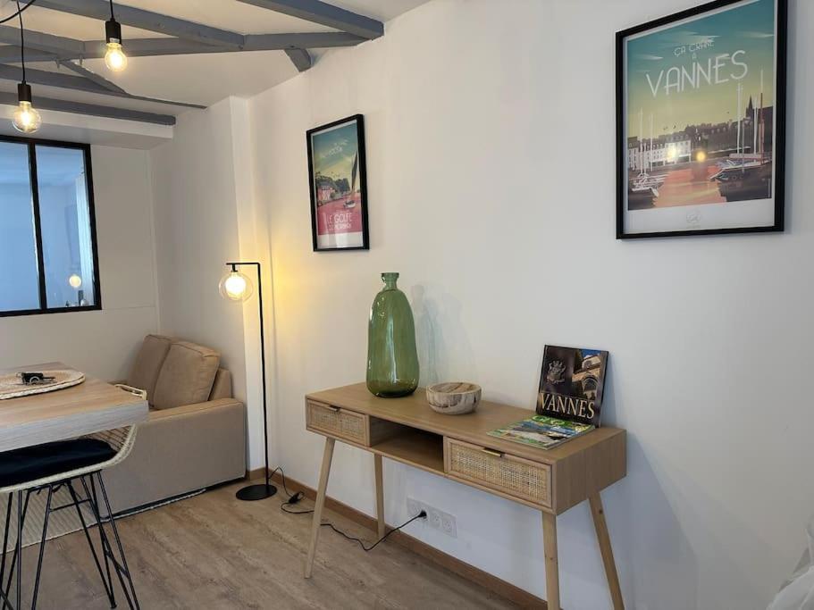 Appartement Moderne Avec Jardin Et Parking 반느 외부 사진